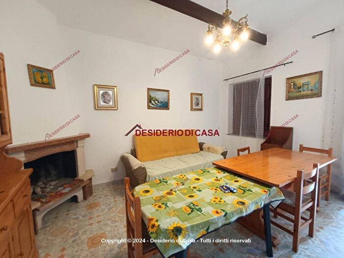 Appartamento quadrilocale in affitto in Via Giardini N, Centro, Trabia