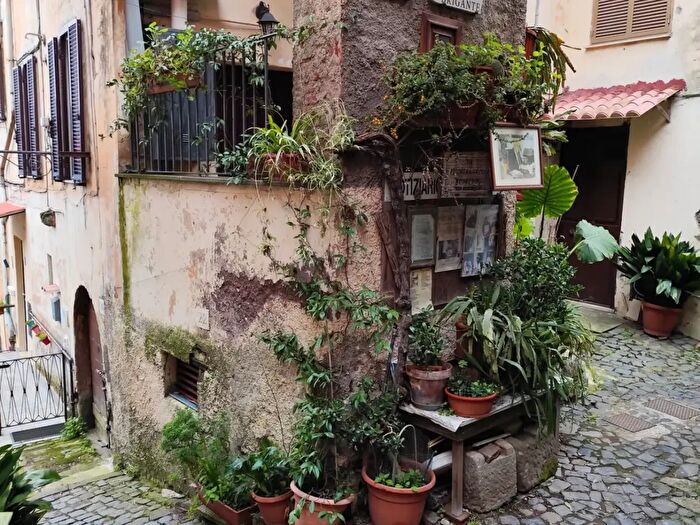 Appartamento bilocale in vendita in Via Vecchio Corso, Genzano Di Roma