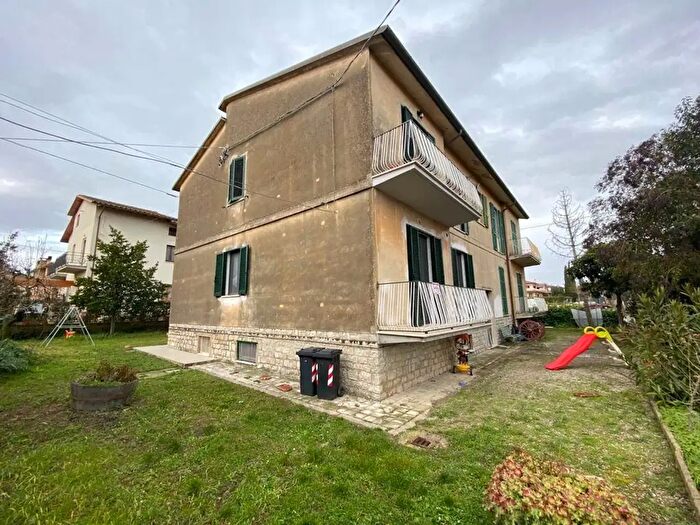 Appartamento quadrilocale in affitto in Castiglione Del Lago