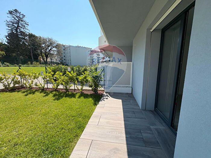 Appartamento trilocale in vendita in Via Costa Lunga, Trieste