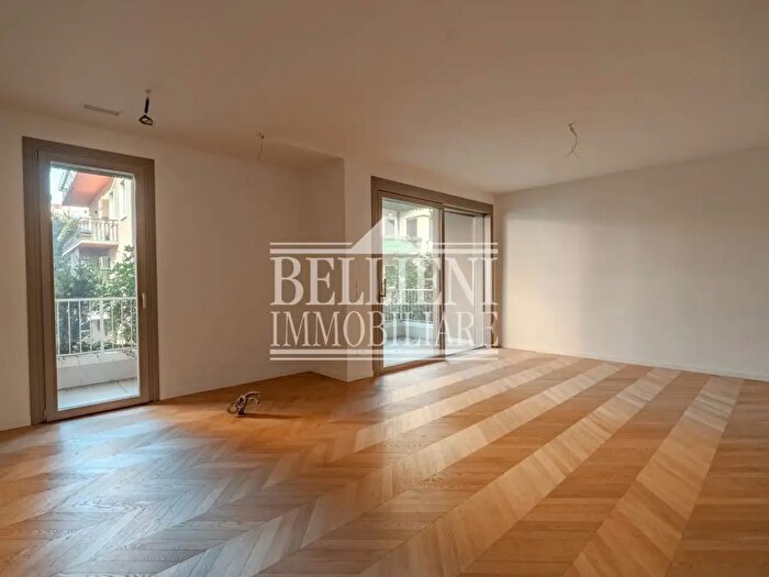 Appartamento con 6 locali in vendita in Contrà Montello, Vicenza