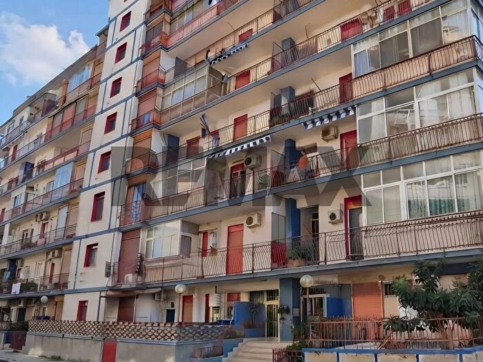 Appartamento trilocale in vendita in Via Sirio, Palermo