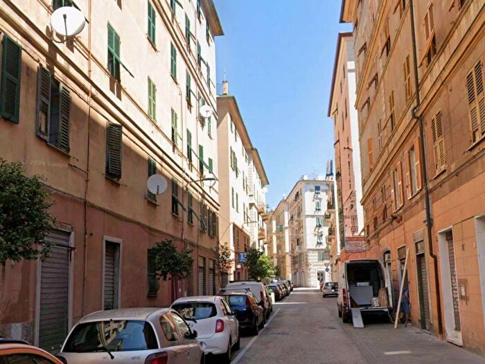 Appartamento trilocale in affitto in Via Verona, Cornigliano, Genova