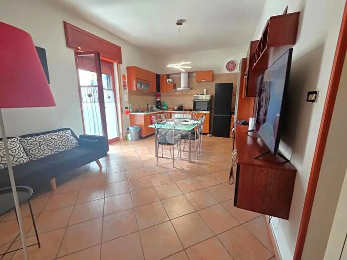 Appartamento quadrilocale in vendita in Via Orsolone a Santa Croce, Napoli