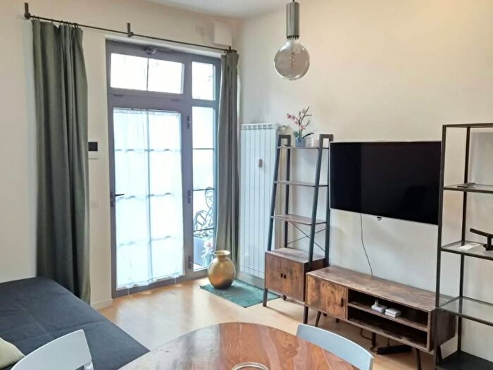 Appartamento bilocale in affitto in Via Ostiglia, Plebisciti Susa, Milano