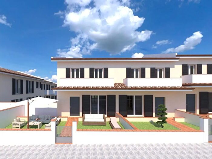 Appartamento con 7 locali in vendita in Via Vacchereccia, Cavriglia