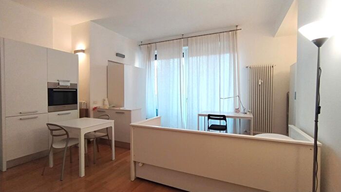 Appartamento monolocale in affitto in Viale col di Lana a, Milano