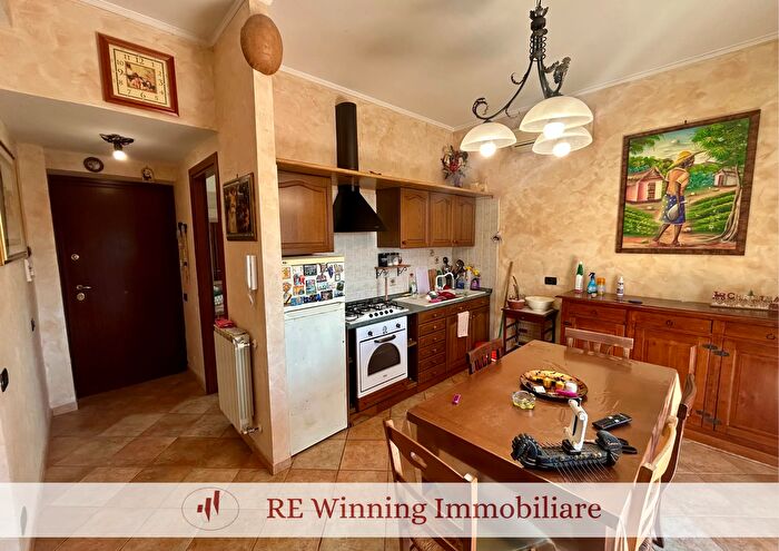 Appartamento trilocale in vendita in Via Bitonto, Roma