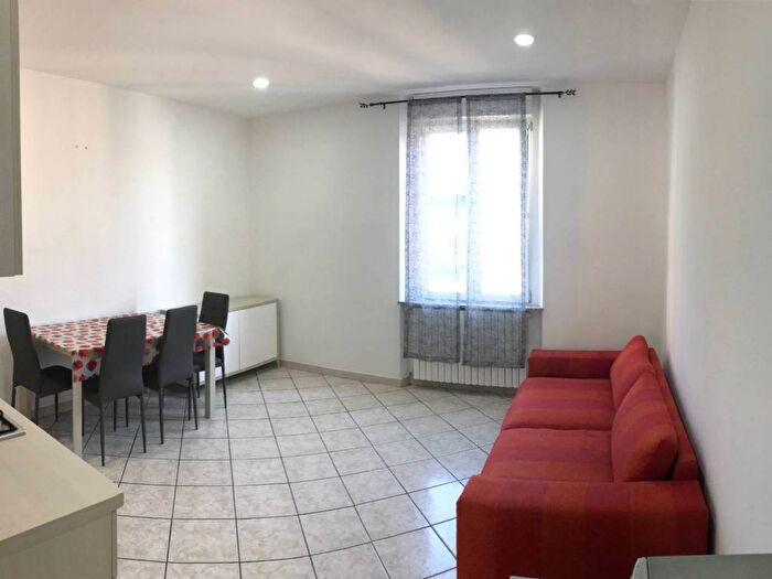 Appartamento bilocale in affitto in Via Angelo Volonterio, Saronno