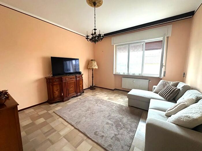 Appartamento trilocale in vendita in Via GBBorino, Palestro