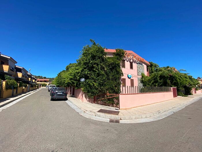 Casa quadrilocale in vendita in Via Foscolo, Villasimius