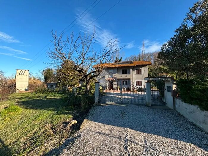 Appartamento quadrilocale in vendita in Contrada Monteverde Basso, Cellino Attanasio