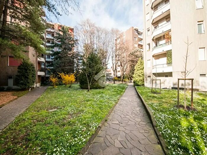 Appartamento bilocale in vendita in Via Val Cannobina, Milano