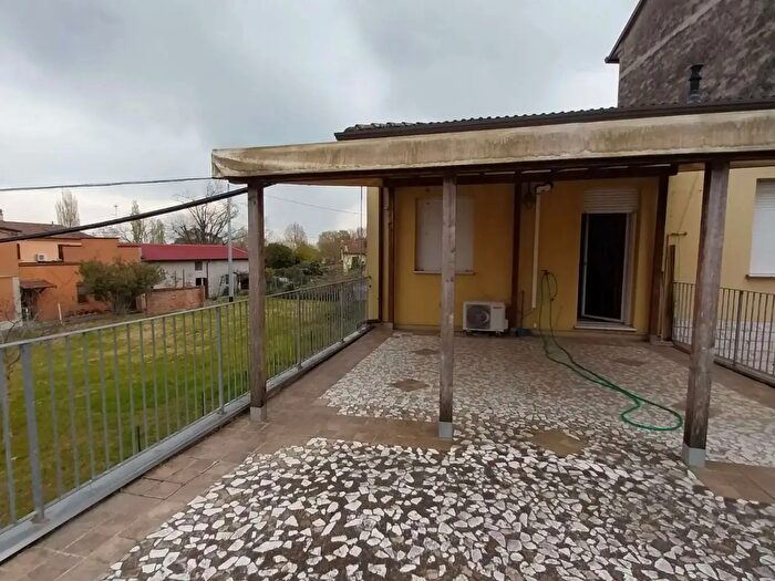 Appartamento quadrilocale in vendita in Via Fiumazzo Voltana, Lugo