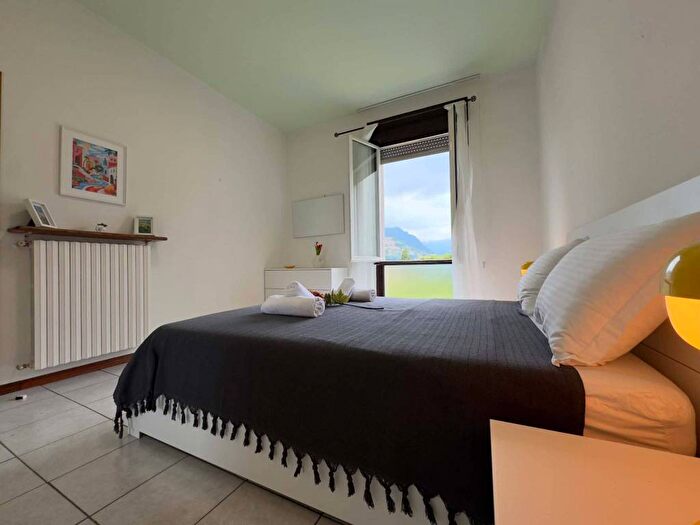 Appartamento trilocale in affitto in Via Polano, Tavernola, Como