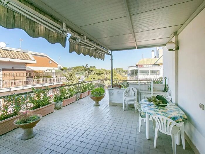 Appartamento trilocale in vendita in Piazza Biagio Pace, Roma