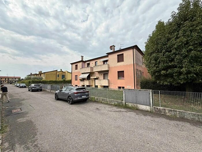 Appartamento trilocale in vendita in Via Soldà, Sarego