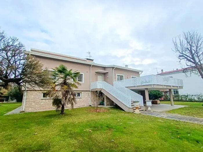 Casa con 6 locali in vendita in Via Filippo Turati, Adria