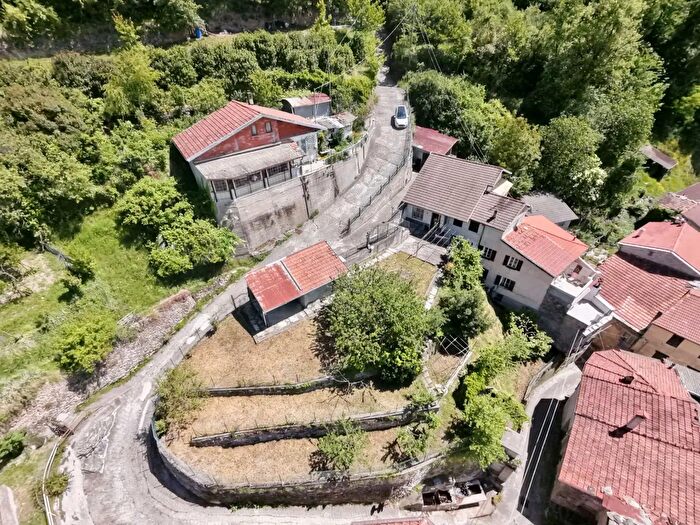 Casa con 6 locali in vendita in Via Annunziata, Pornassio