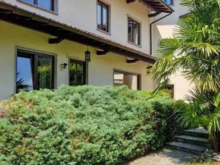 Casa con 6 locali in affitto in Via San Francesco, Grantola