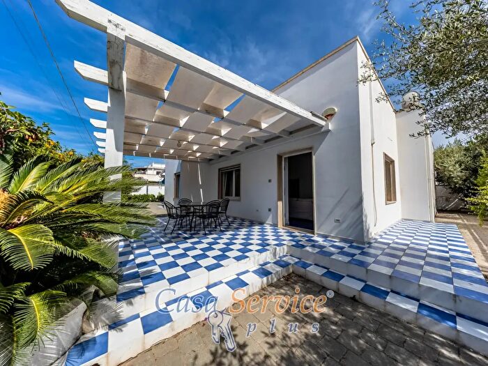 Casa quadrilocale in vendita in Via degli Eroi, Ugento