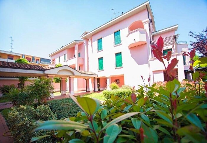 Appartamento con 6 locali in vendita in Rolo