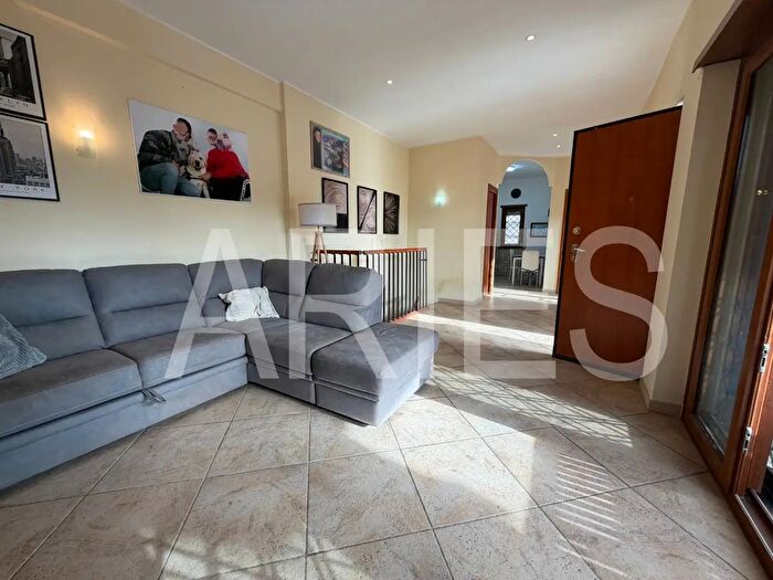 Appartamento quadrilocale in vendita in Via Ferdinando dAragona, Roma