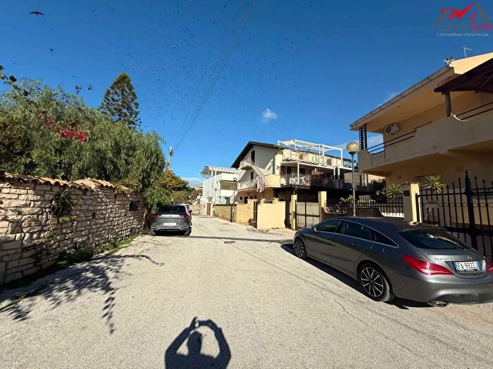 Appartamento trilocale in vendita in Realmonte