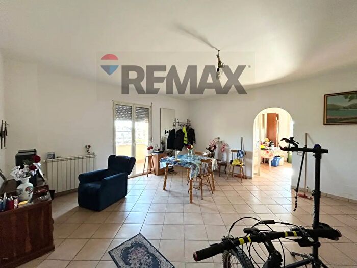 Appartamento quadrilocale in vendita in Via Peccia, Aprilia