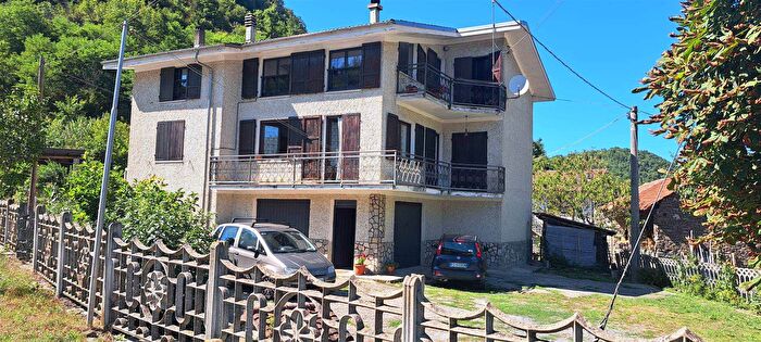 Casa con 5 locali in vendita in Gottasecca