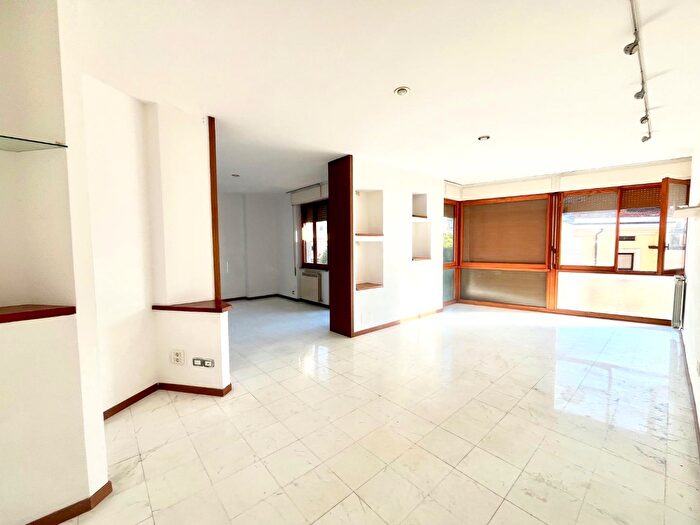 Appartamento con 5 locali in vendita in Onti Viale Roma Montanelli, Massa