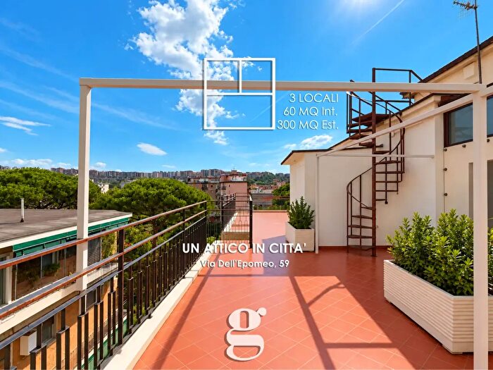 Appartamento trilocale in vendita in Via dell'Epomeo, Napoli