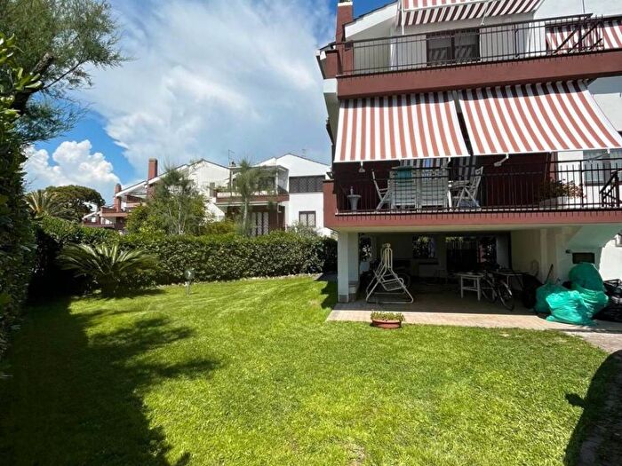 Casa con 5 locali in affitto in Via Adige, Santa Severa, Santa Marinella