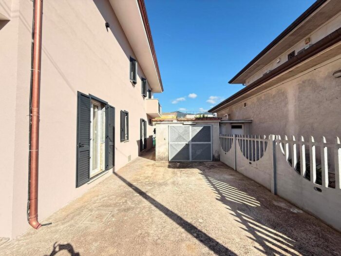 Appartamento trilocale in vendita in Via Grifona, Sermoneta