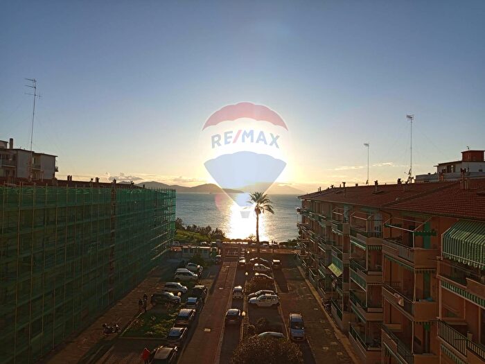 Appartamento con 5 locali in vendita in Piombino