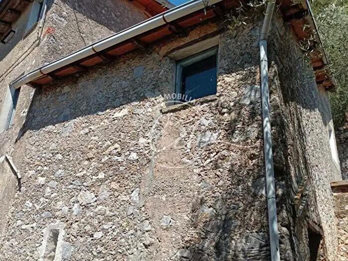 Casa con 6 locali in vendita in Camaiore