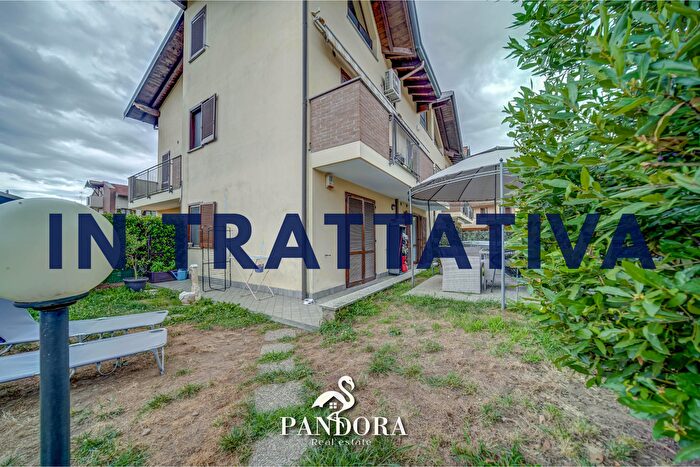 Appartamento bilocale in vendita in Via al Campo, Cardano Al Campo