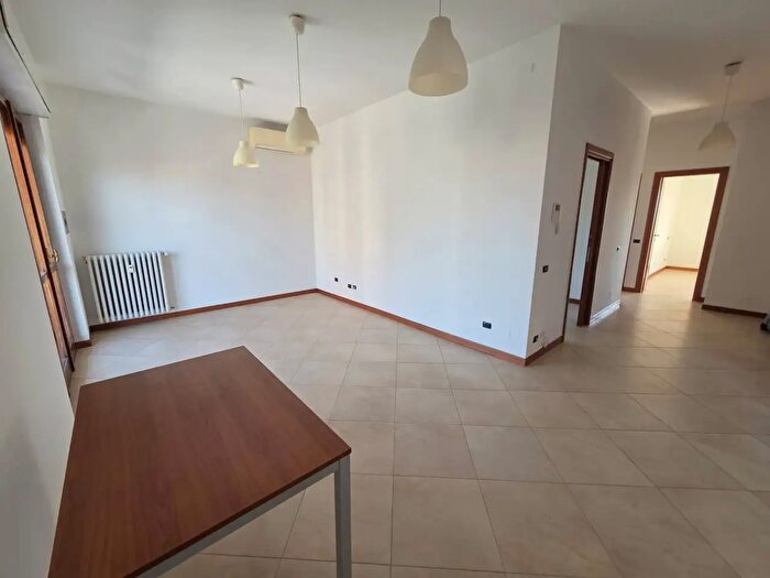 Appartamento trilocale in affitto in Via Mazzini, Opera