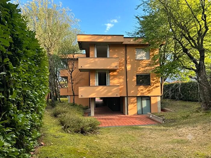Appartamento trilocale in vendita in Via Giovane Italia, Como