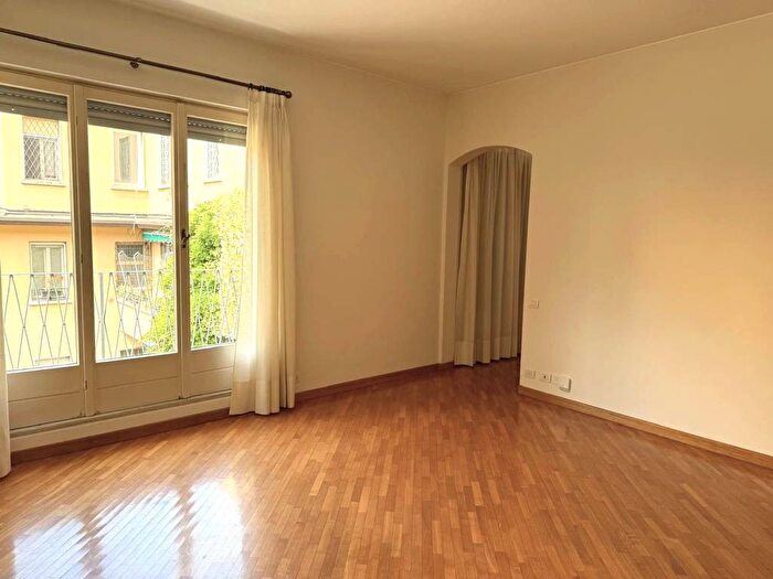 Appartamento trilocale in affitto in Via Chiossetto, Palestro, Milano