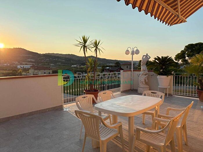 Casa trilocale in affitto in Via Capri, Villa Rosa, Martinsicuro