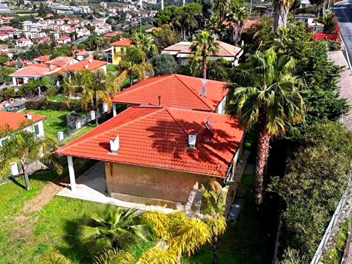 Casa con 5 locali in vendita in Bordighera