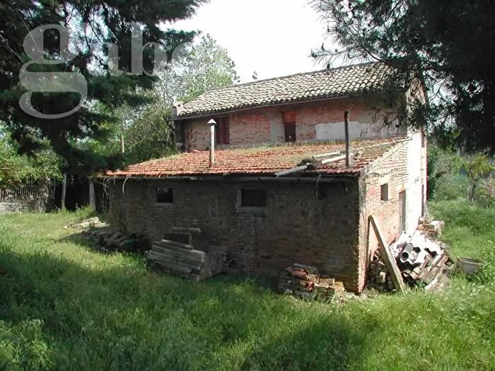 Casa con 5 locali in vendita in Arceviese, Senigallia
