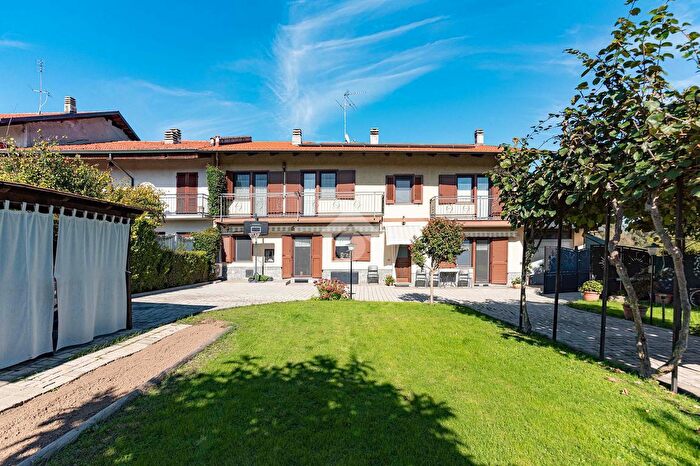 Casa con 6 locali in vendita in Borgata Gianotti, Barbania