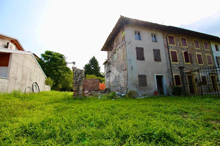 Casa con 5 locali in vendita in Viale Antonio Gramsci, San Vito Al Tagliamento