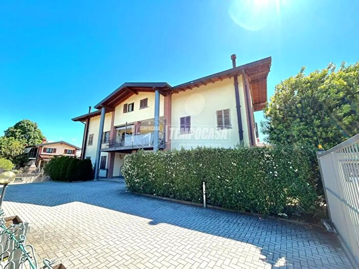 Appartamento quadrilocale in vendita in Luisago