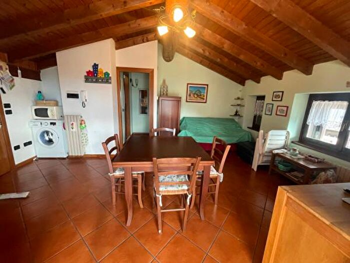 Appartamento bilocale in vendita in Frazione Naguarido, Civo