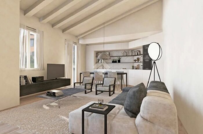 Appartamento trilocale in vendita in Piazza Umberto I, Sarnico