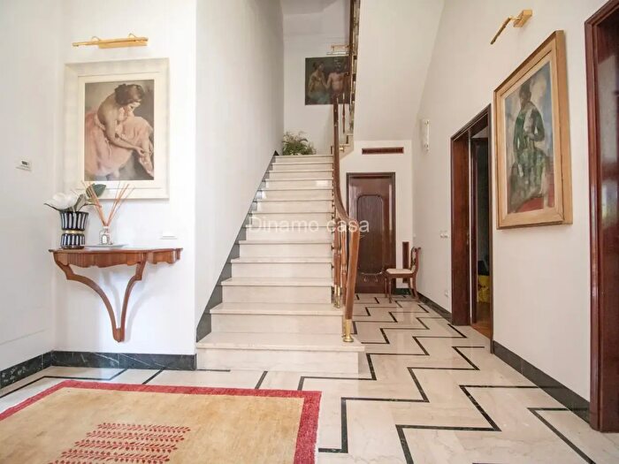 Casa con 7 locali in vendita in Via Bruno Buozzi, Prato