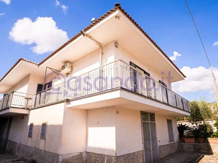 Casa con 6 locali in vendita in Via Circumvallazione Rocc, Roccarainola